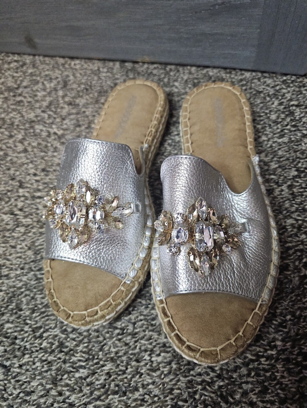 Aerosoles Women's Silver Metallic Jeweled Espadrille Slide Sandals Size 5.5